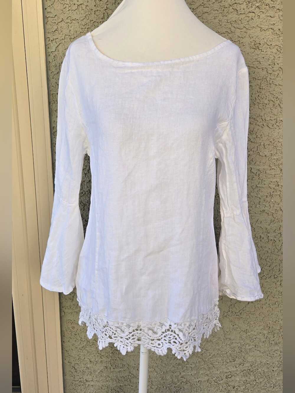 Lungo L'arno White Women's Crochet Hem Linen Top